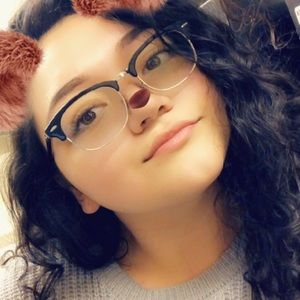 Meet your Posher, Noelia